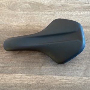 Giant Bike Saddle
